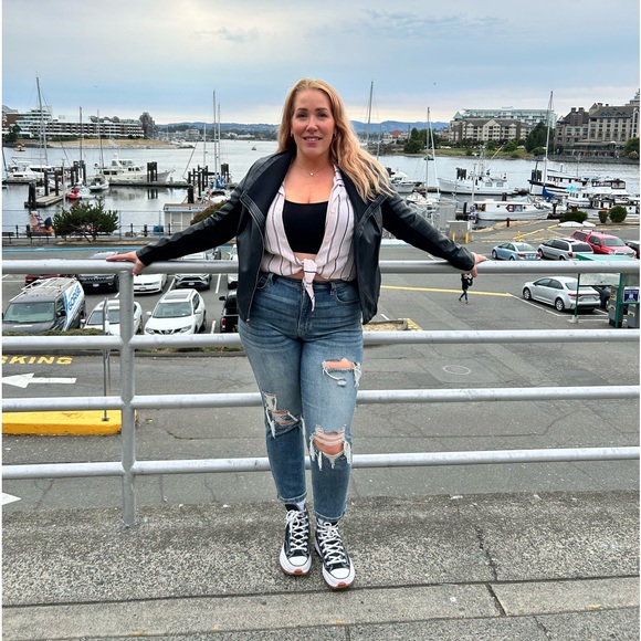 Leah Inspired ✨ Multi-passionate Mompreneur - Picture 6 of 6